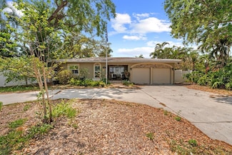 219 Rialto Way NE, Saint Petersburg, FL 33704
