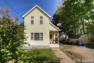 947 Douglas St NW, Grand Rapids, MI 49504