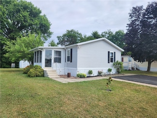97 Locust Dr, Hamlin, NY 14464