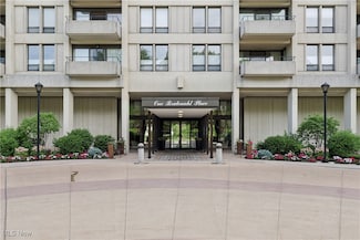 1 Bratenahl Place Unit 103, Bratenahl, OH 44108