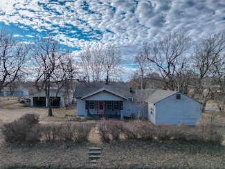 1219 W Kansas Ave, Arkansas City, KS 67005