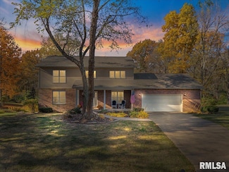 108 Eagle Watch Rd, Muscatine, IA 52761