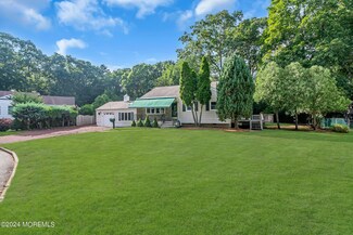 42 Arno St, Oakhurst, NJ 07755