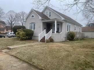 44 Nassau Pkwy, Hempstead, NY 11550