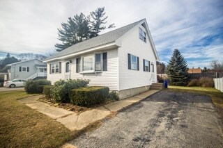 8 Haig St, Goffstown, NH 03045