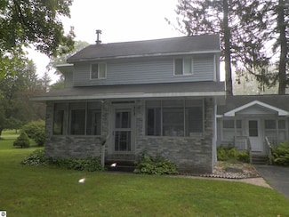 408 Garfield St, Luther, MI 49656