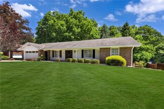 121 Cardiff Dr, Aliquippa, PA 15001