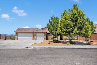 15558 Lookout Rd, Apple Valley, CA 92307