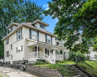 1530 Queen Ave NE, Grand Rapids, MI 49505