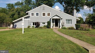 1014 Croton Dr, Alexandria, VA 22308