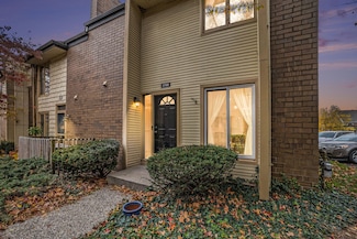 2700 Birchcrest Dr SE Unit 9, Grand Rapids, MI 49506