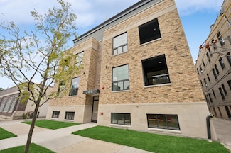 2414 N Sawyer Ave Unit 3B, Chicago, IL 60647