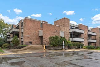 1810 Hemlock Place Unit 306, Schaumburg, IL 60173