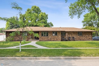 106 37th Ave S, Moorhead, MN 56560
