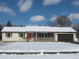67 Rochester St, Bergen, NY 14416