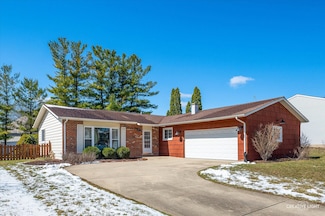 1956 Cambridge Ln, Wheaton, IL 60189