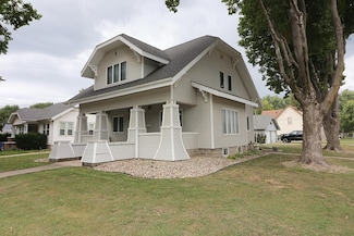 410 W Maple Dr, Hartley, IA 51346