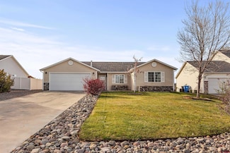 1512 Branding Iron Dr, Montrose, CO 81401