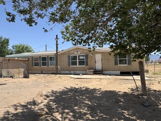 3 Saxon Rd, Los Lunas, NM 87031