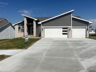 7106 N 172nd St, Bennington, NE 68007