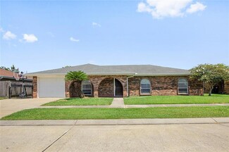 2028 Legend St, Meraux, LA 70075