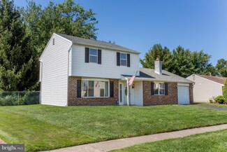 23 Dawn Rd, Levittown, PA 19056