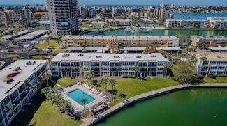 7405 Bay Island Dr S Unit 220, South Pasadena, FL 33707