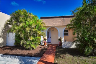 9987 85th Way, Seminole, FL 33777