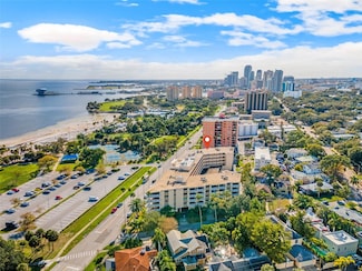 1200 N Shore Dr NE Unit 301, Saint Petersburg, FL 33701