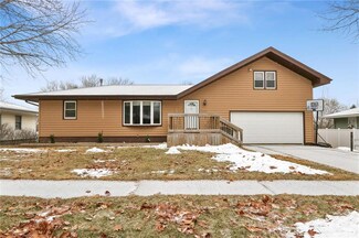 720 S 2nd St, Carlisle, IA 50047