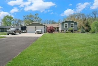 70348 Sunrise Dr, Edwardsburg, MI 49112
