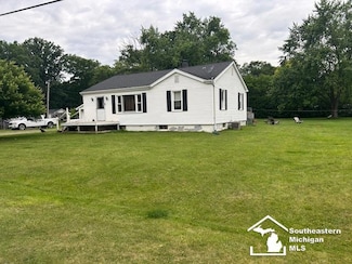 12667 B St, La Salle, MI 48145