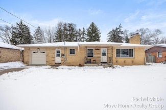 2463 Blanchard St SW, Wyoming, MI 49519