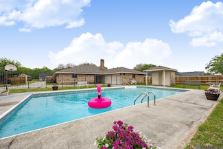 2428 Riverside Dr, Port Allen, LA 70767