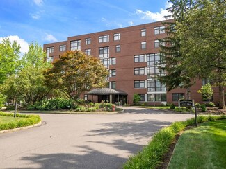 77 Florence St Unit 301N, Chestnut Hill, MA 02467
