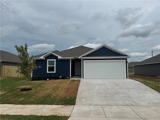 921 Rentley St, Prairie Grove, AR 72753