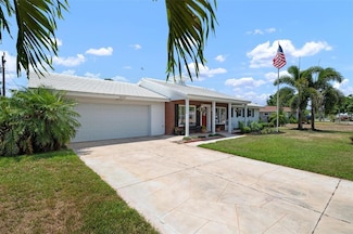 2425 Constitution Blvd, Sarasota, FL 34231
