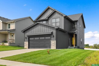 12110 S 111th Ave, Papillion, NE 68046