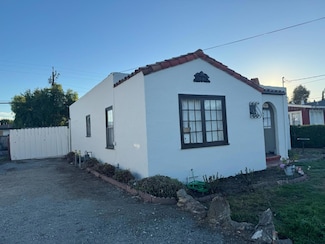 54 Katherine Ave, Salinas, CA 93901