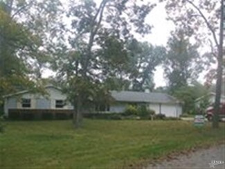 21209 N Circle Dr, Woodburn, IN 46797
