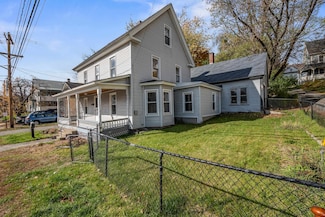 93 Pleasant St, Littleton, NH 03561