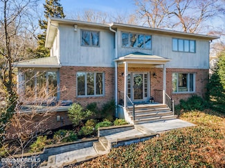 31 Lower Prospect Rd, Atlantic Highlands, NJ 07716