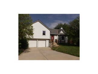 10804 W 76th St, Overland Park, KS 66214