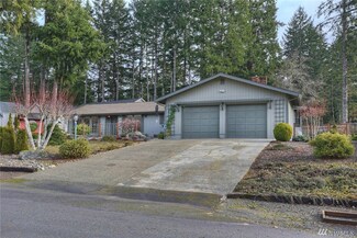 431 E Country Club Dr, Allyn, WA 98524
