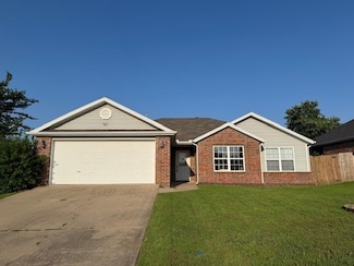 907 SW Navajo Dr, Bentonville, AR 72712