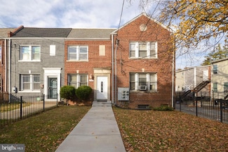 1722 T St SE, Washington, DC 20020