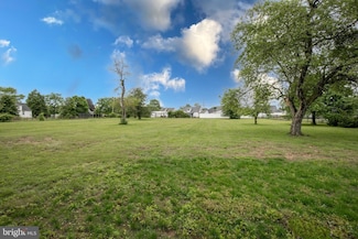 2230 Edgely Rd, Levittown, PA 19057