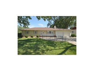 2300 NE 37th St, Kansas City, MO 64116