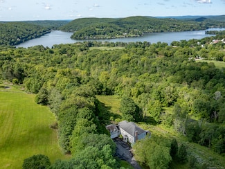 293 Lake Rd, Warren, CT 06777
