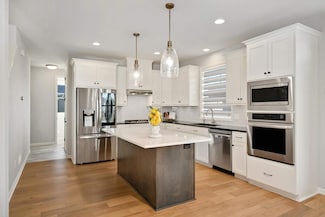 6348 Red Cedar Dr, Chaska, MN 55318